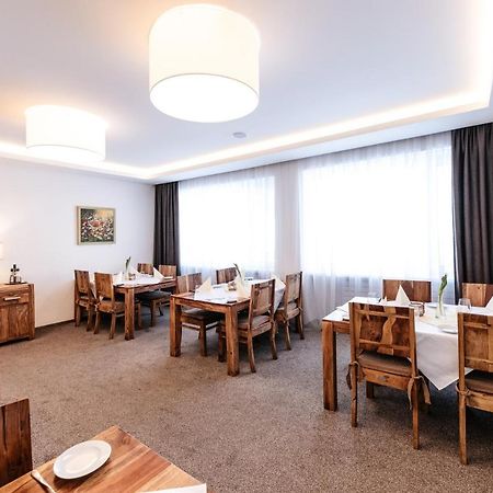 Hotel U Kasny Rajhrad Buitenkant foto