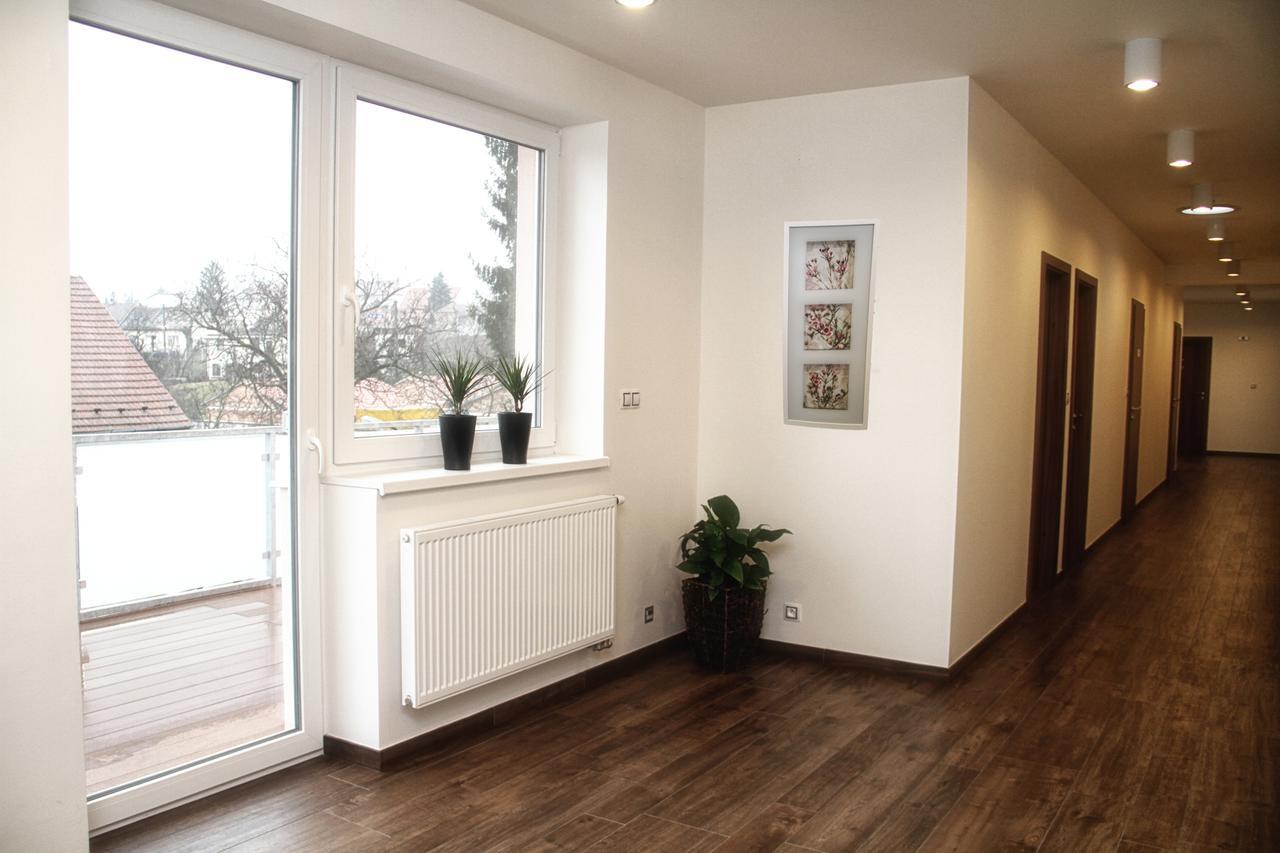 Hotel U Kasny Rajhrad Buitenkant foto