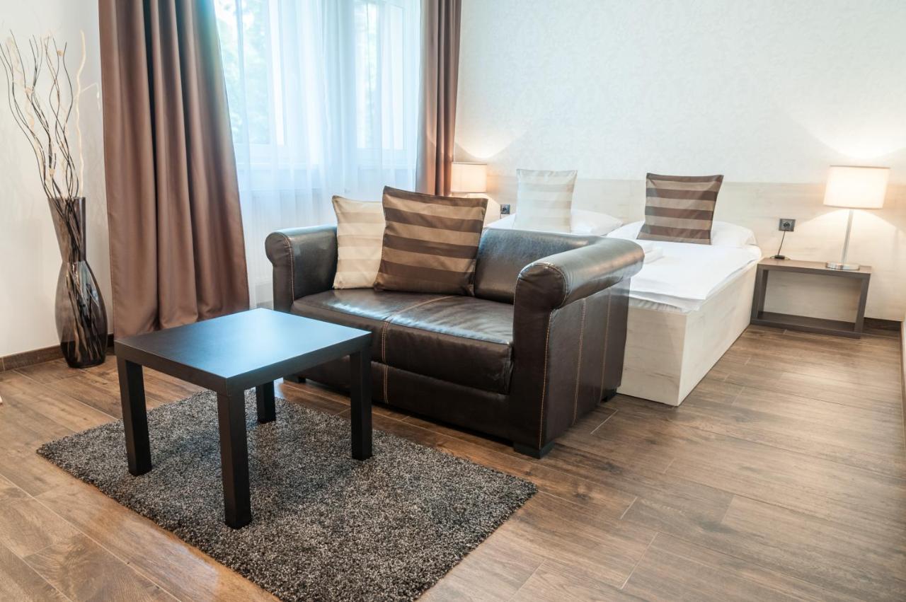 Hotel U Kasny Rajhrad Buitenkant foto