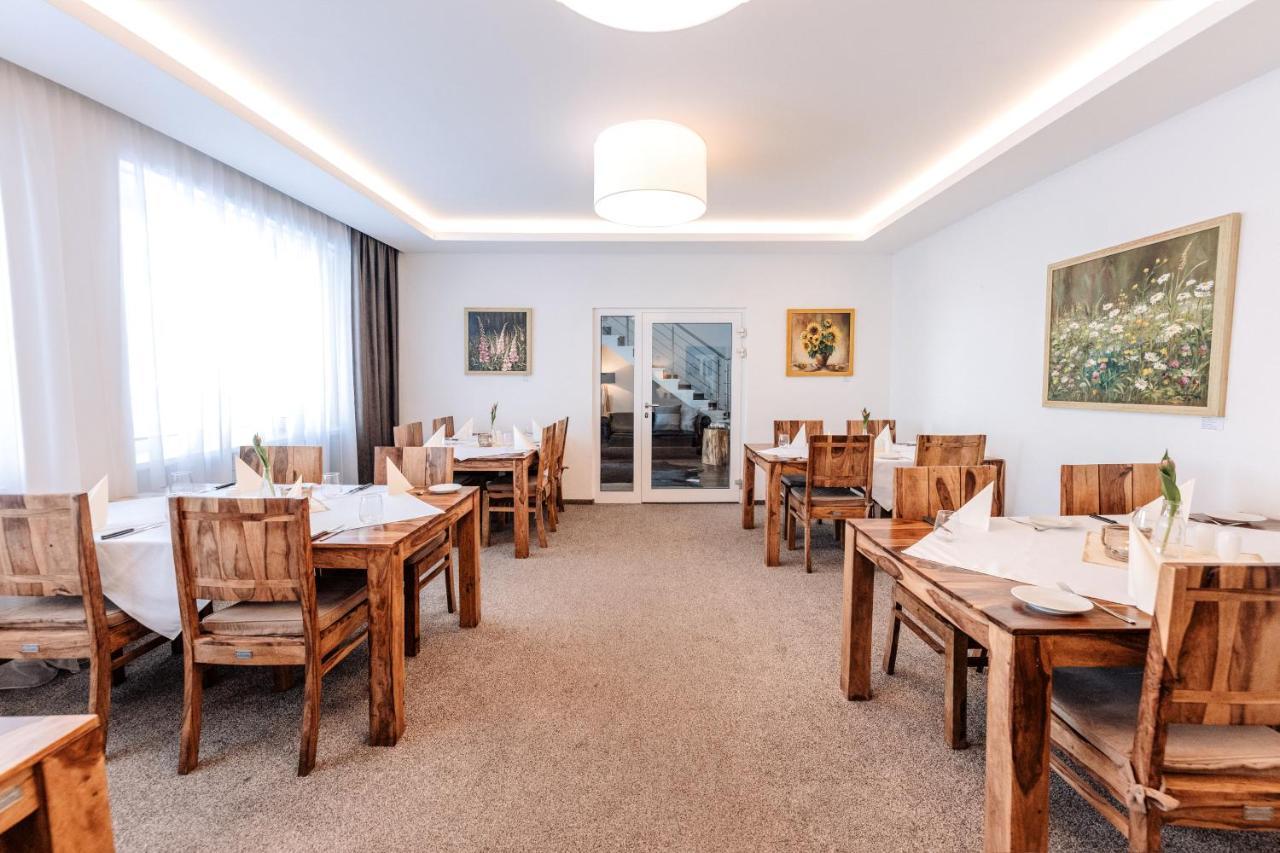 Hotel U Kasny Rajhrad Buitenkant foto